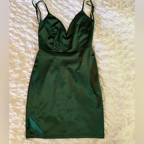 Windsor Dresses & Skirts - homecoming dress